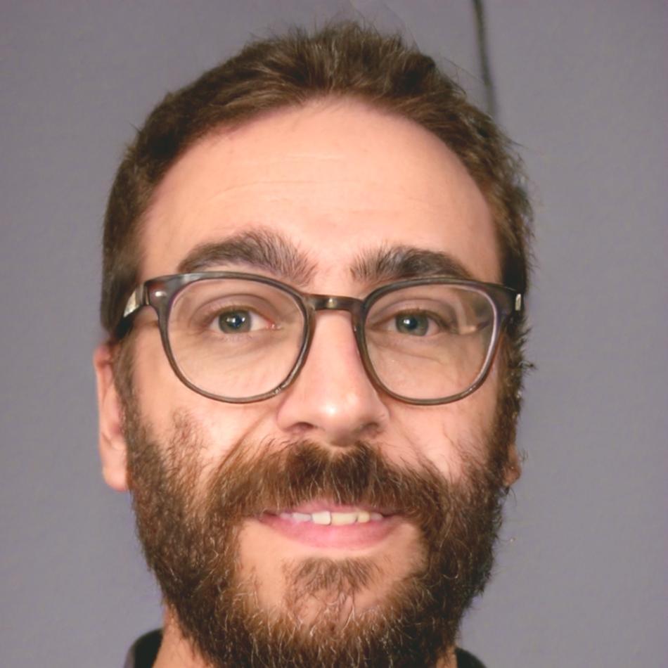 Retrato profesional de Crisanto Bermúdez