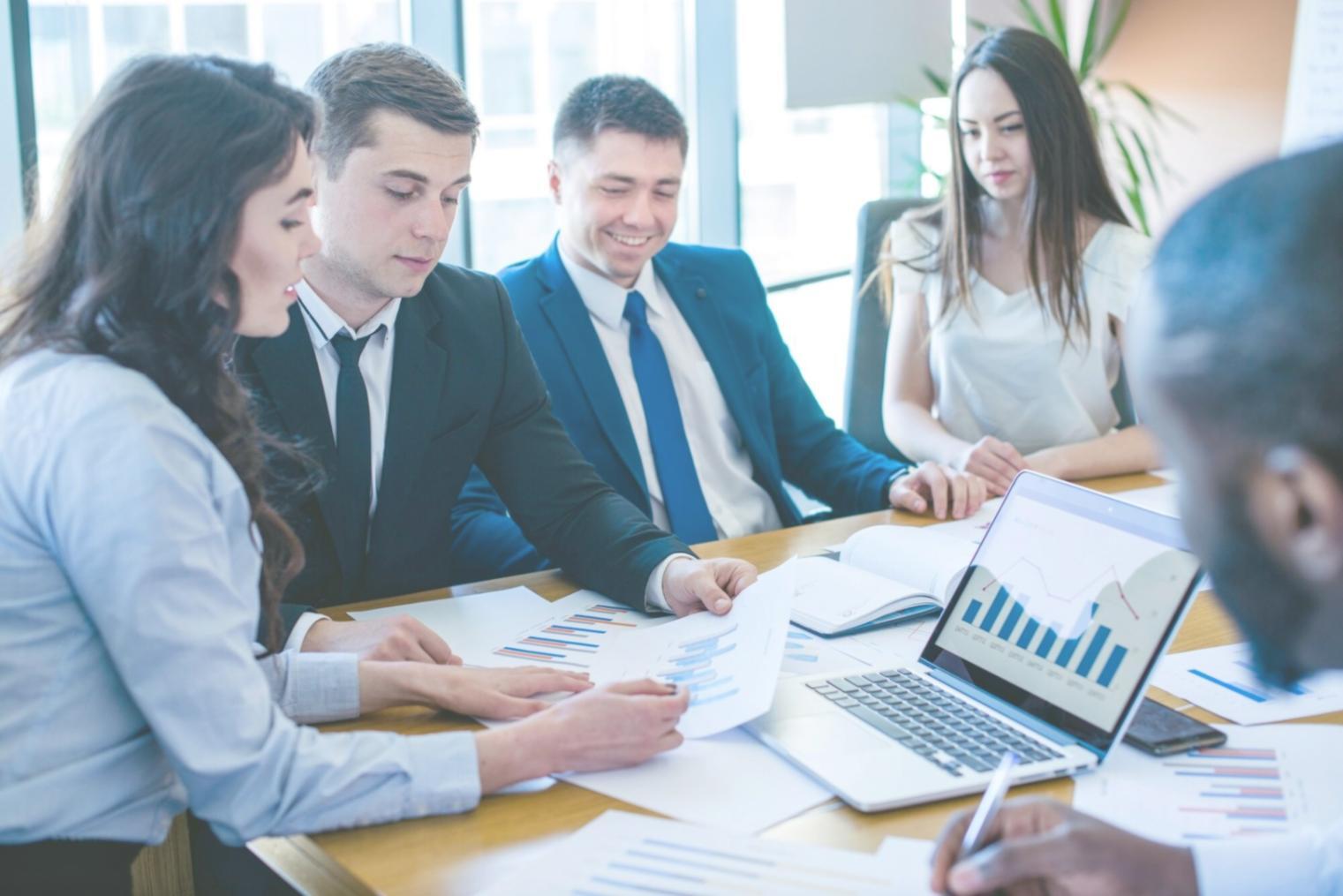 Herramientas financieras para seguimiento y análisis de inversiones
